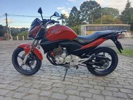 HONDA - CB 300R - 2012/2012 - Vermelha - R$ 13.900,00
