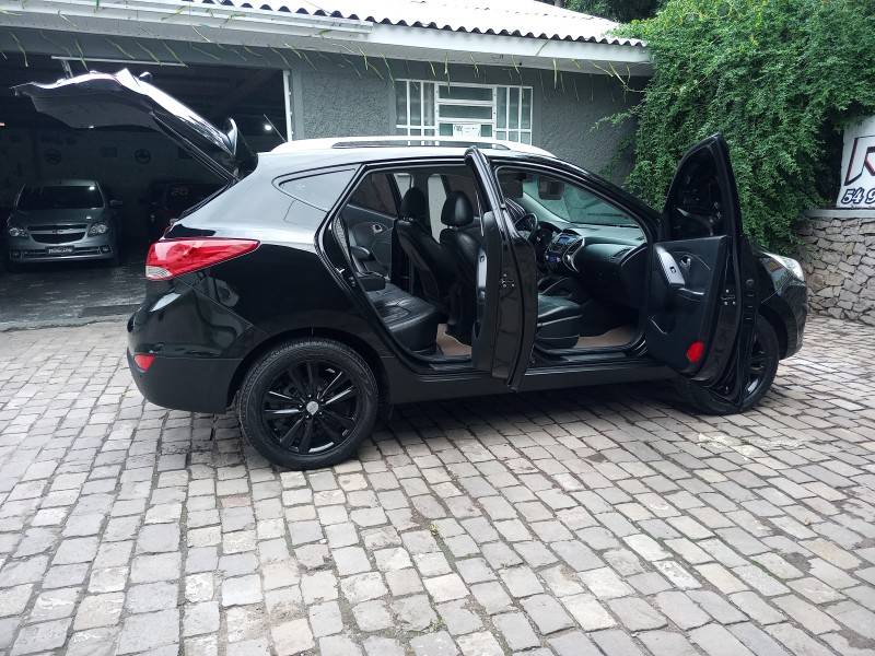 HYUNDAI - IX35 - 2012/2012 - Preta - R$ 55.900,00