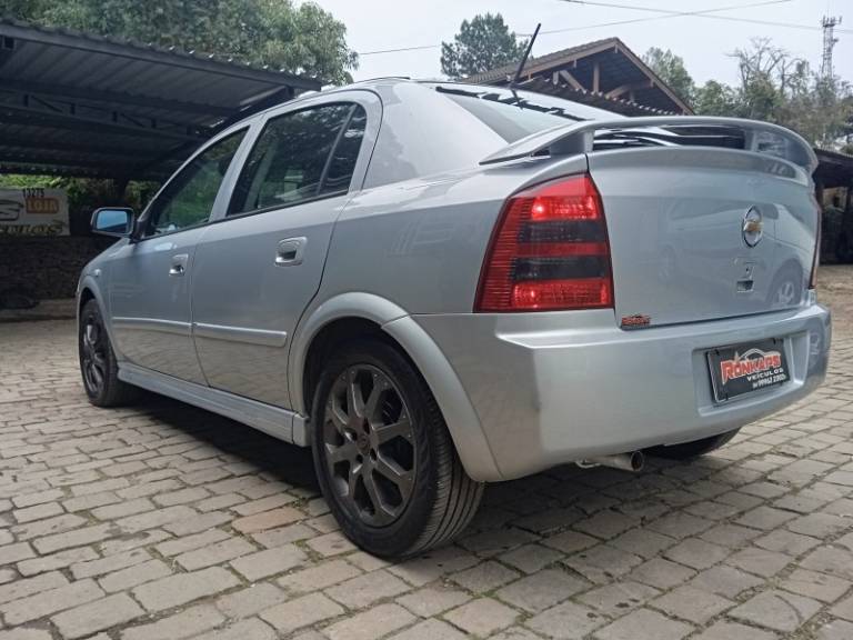 CHEVROLET - ASTRA - 2011/2011 - Prata - R$ 38.900,00