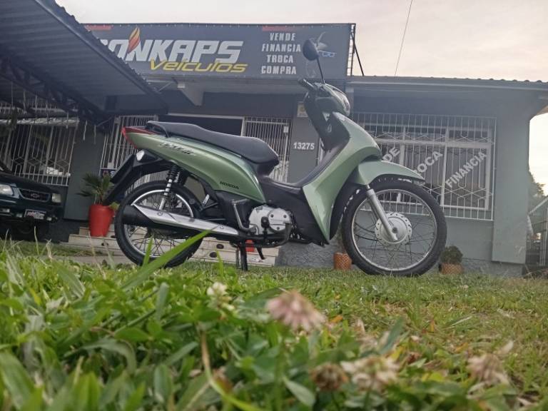 HONDA - BIZ 125 - 2011/2011 - Verde - R$ 10.900,00