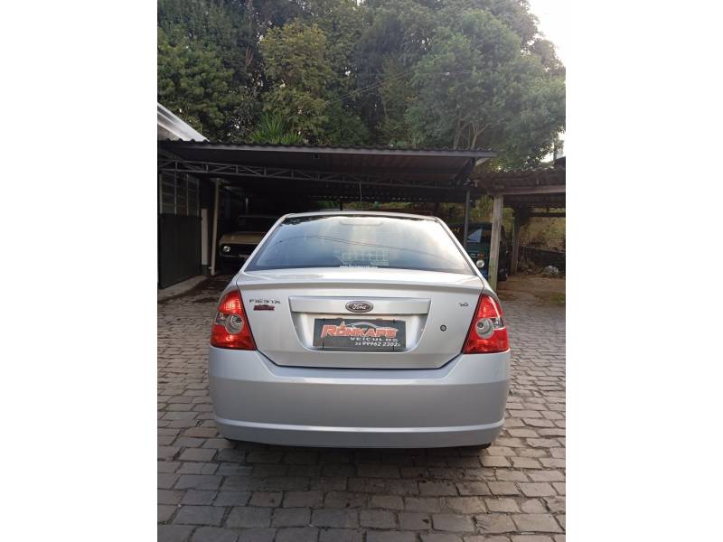 FORD - FIESTA - 2010/2010 - Prata - R$ 31.900,00