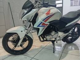 HONDA - CB 300R - 2015/2015 - Branca - R$ 17.900,00