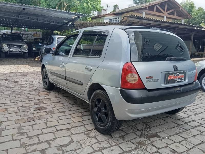 RENAULT - CLIO - 2006/2006 - Prata - R$ 19.900,00