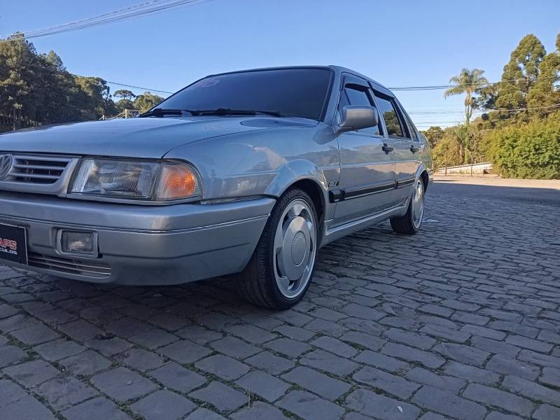 VOLKSWAGEN - SANTANA - 1996/1996 - Prata - R$ 29.900,00