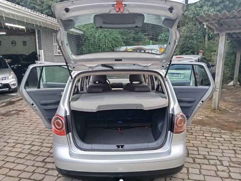 VOLKSWAGEN - SPACEFOX - 2008/2008 - Prata - R$ 31.900,00