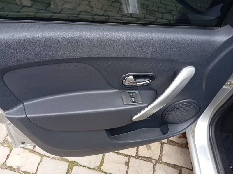 RENAULT - SANDERO - 2019/2019 - Prata - R$ 48.900,00