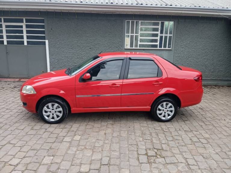 FIAT - SIENA - 2014/2014 - Vermelha - R$ 37.900,00