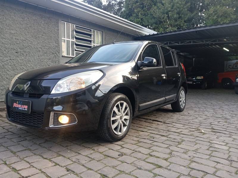 RENAULT - SANDERO - 2012/2012 - Preta - R$ 1,00