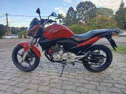 HONDA - CB 300R - 2012/2012 - Vermelha - R$ 13.900,00