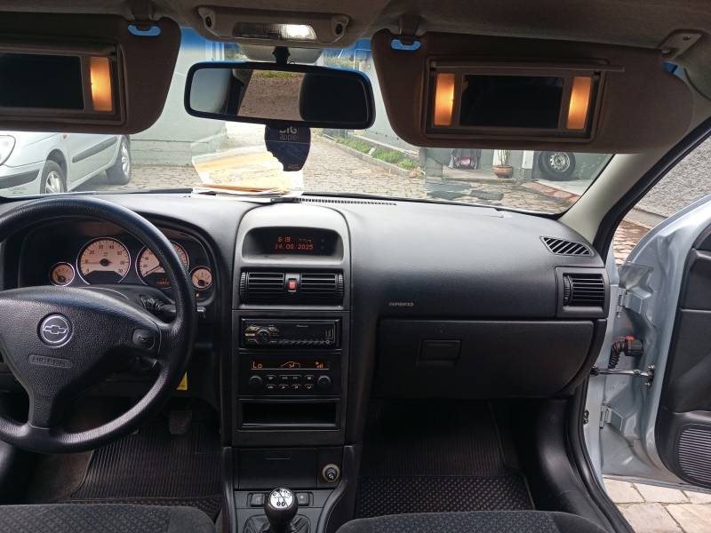 CHEVROLET - ASTRA - 2011/2011 - Prata - R$ 39.900,00