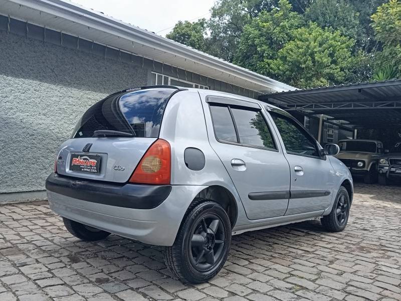RENAULT - CLIO - 2006/2006 - Prata - R$ 19.900,00