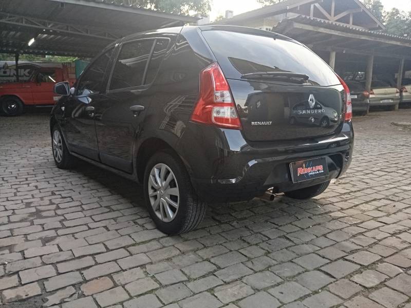 RENAULT - SANDERO - 2012/2012 - Preta - R$ 1,00