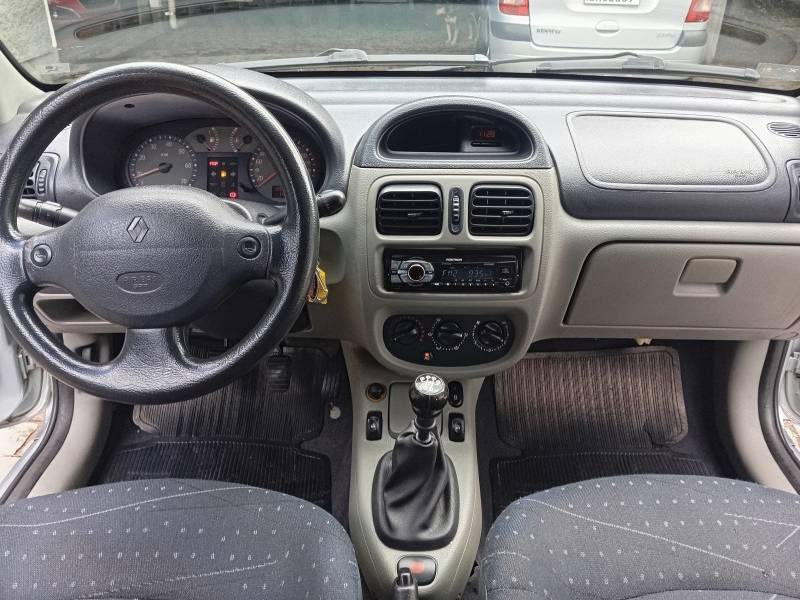 RENAULT - CLIO - 2006/2006 - Prata - R$ 19.900,00