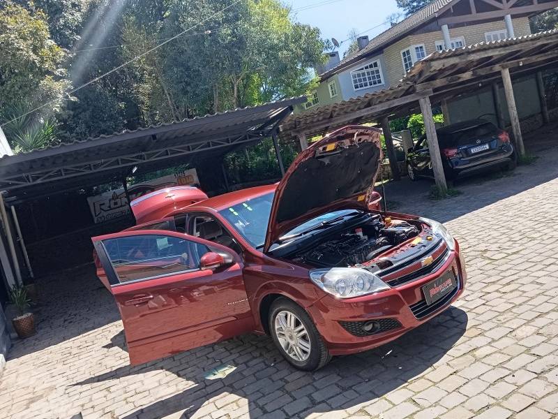 CHEVROLET - VECTRA - 2011/2011 - Vermelha - R$ 43.900,00