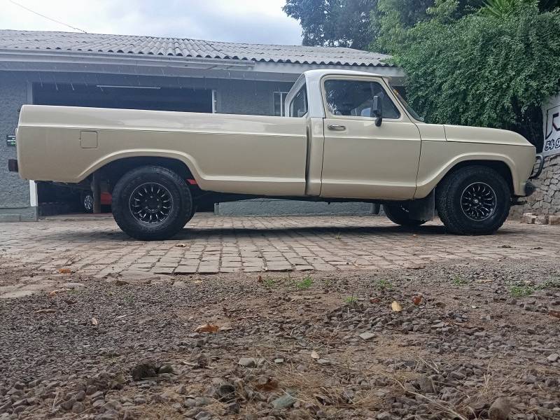 CHEVROLET - C14 - 1976/1976 - Bege - R$ 39.900,00