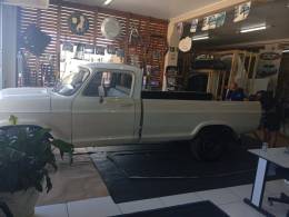 CHEVROLET - C14 - 1976/1976 - Bege - R$ 39.900,00
