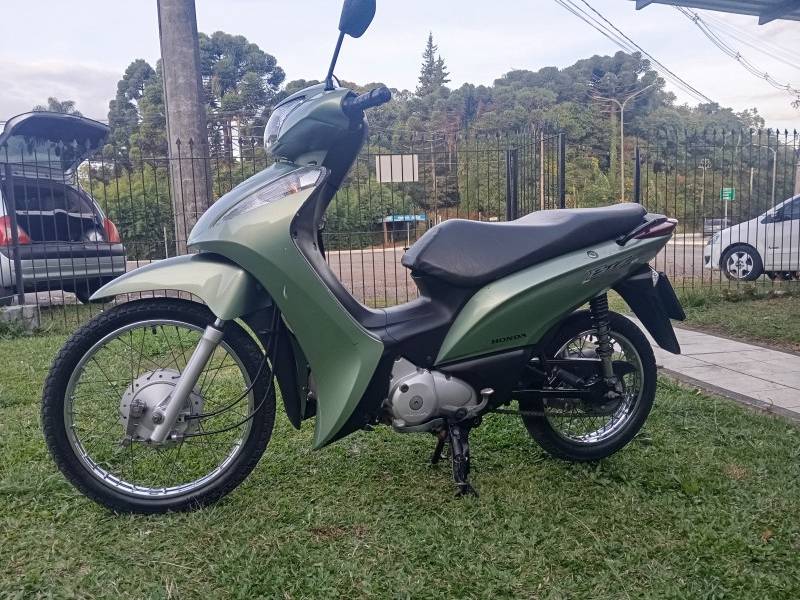 HONDA - BIZ 125 - 2011/2011 - Verde - R$ 10.900,00