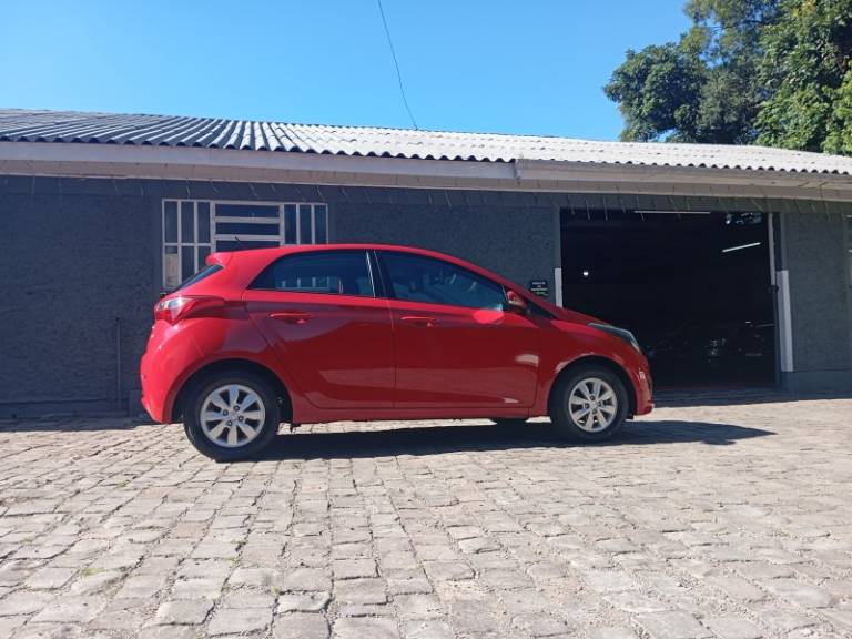 HYUNDAI - HB20 - 2014/2014 - Vermelha - R$ 44.900,00