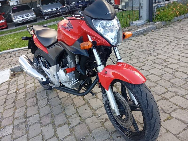 HONDA - CB 300R - 2012/2012 - Vermelha - R$ 13.900,00