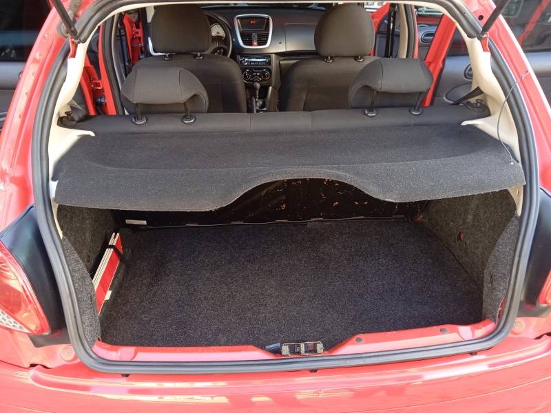 PEUGEOT - 207 - 2014/2014 - Vermelha - R$ 29.900,00