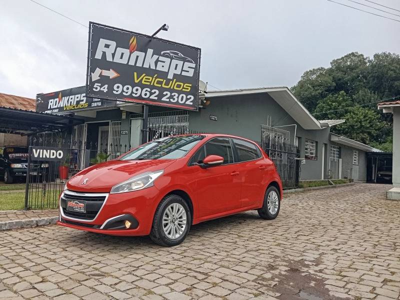PEUGEOT - 208 - 2018/2018 - Vermelha - R$ 45.900,00