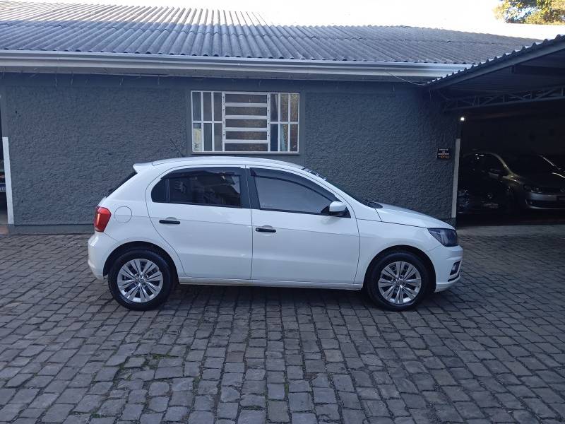 VOLKSWAGEN - GOL - 2022/2022 - Branca - R$ 61.900,00