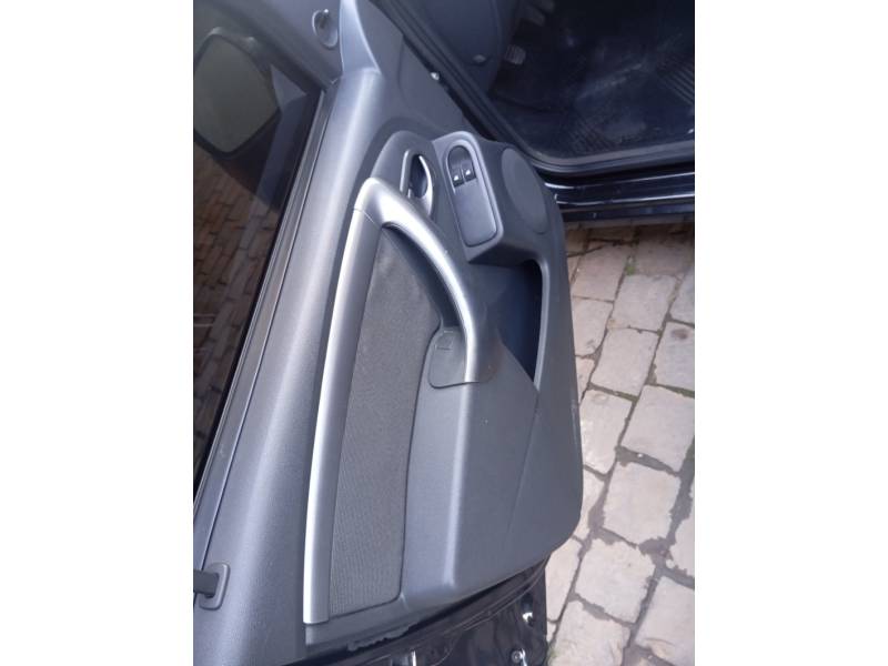RENAULT - SANDERO - 2012/2012 - Preta - R$ 1,00