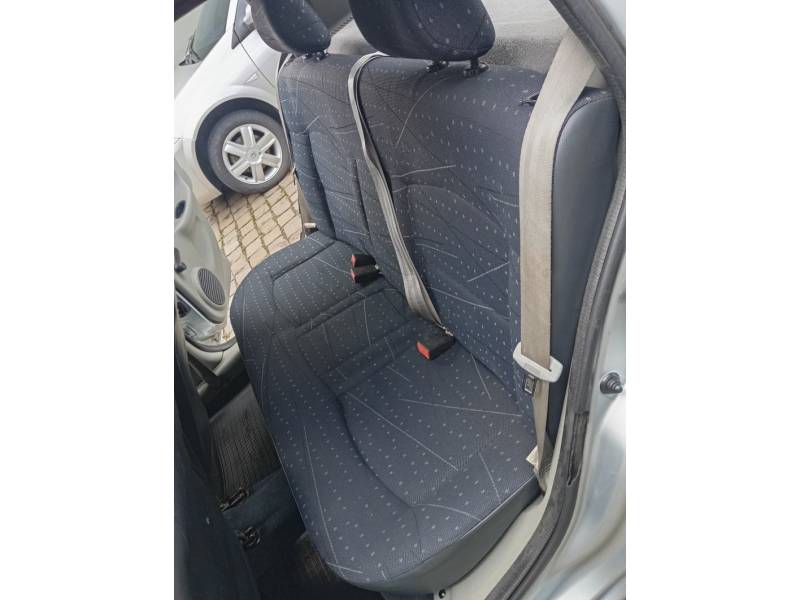 RENAULT - CLIO - 2006/2006 - Prata - R$ 19.900,00