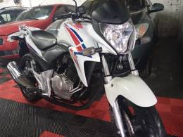 HONDA - CB 300R - 2015/2015 - Branca - R$ 17.900,00
