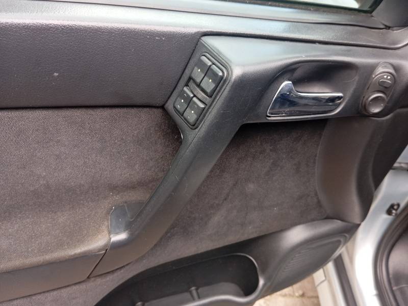 CHEVROLET - ASTRA - 2011/2011 - Prata - R$ 39.900,00