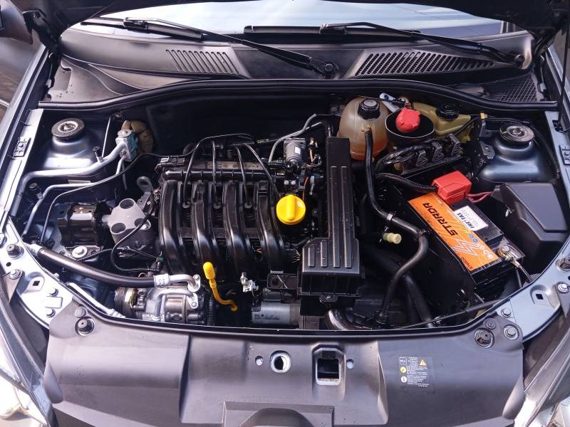 RENAULT - CLIO - 2016/2016 - Cinza - R$ 37.900,00