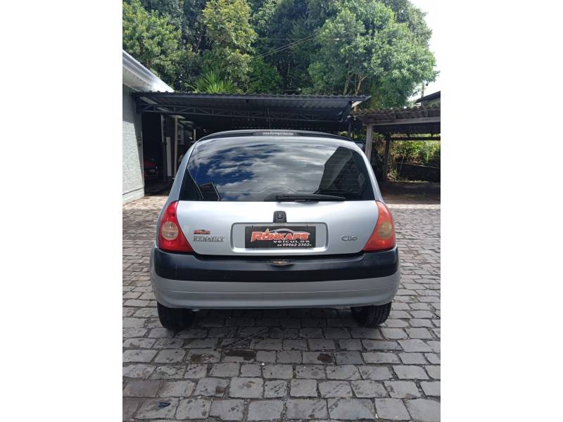 RENAULT - CLIO - 2006/2006 - Prata - R$ 19.900,00