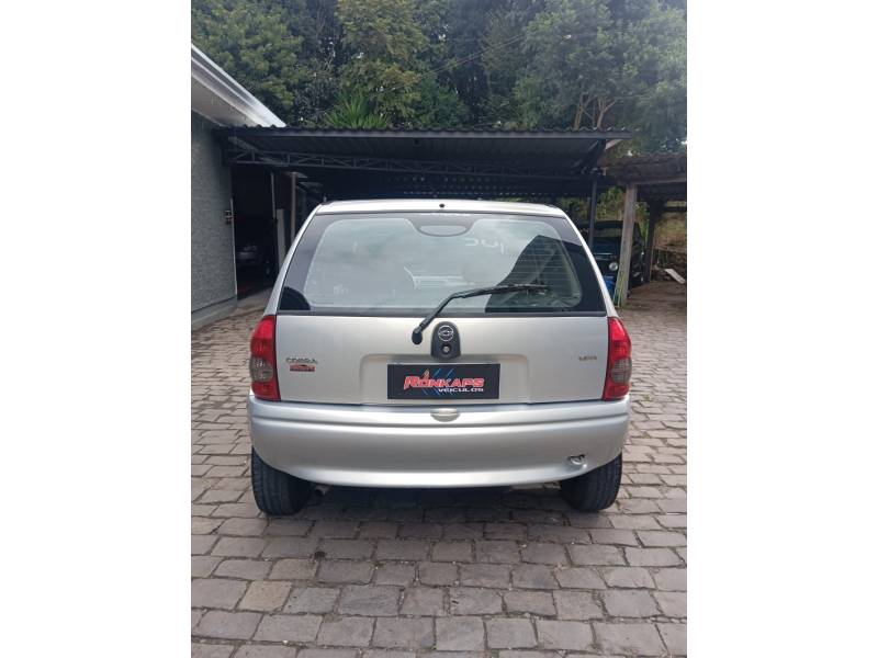 CHEVROLET - CORSA - 2002/2002 - Prata - R$ 19.900,00