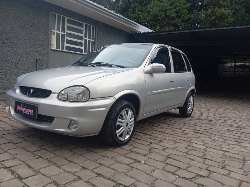 CHEVROLET - CORSA - 2002/2002 - Prata - R$ 19.900,00