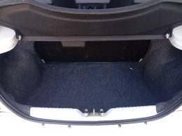 VOLKSWAGEN - GOL - 2022/2022 - Branca - R$ 59.900,00