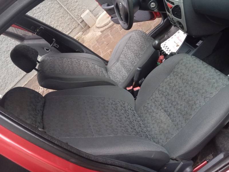 FIAT - PALIO - 2006/2006 - Vermelha - R$ 16.900,00