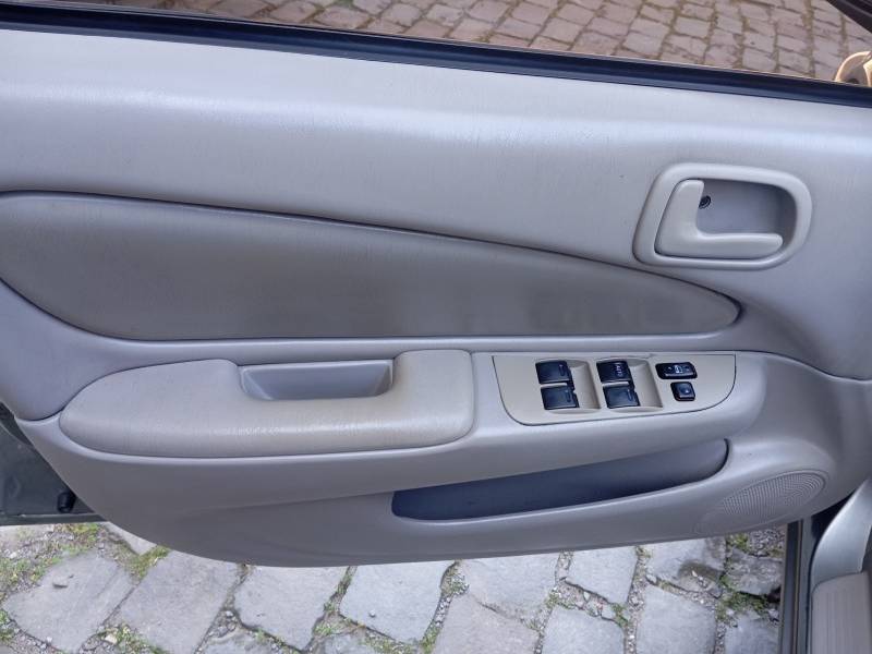 TOYOTA - COROLLA - 2001/2001 - Cinza - R$ 29.900,00