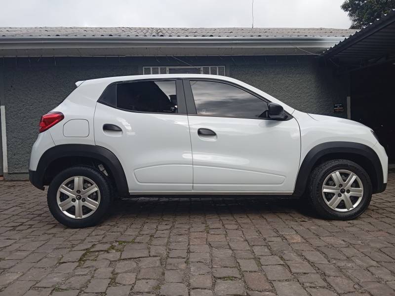 RENAULT - KWID - 2022/2022 - Branca - R$ 46.500,00
