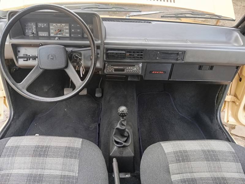 VOLKSWAGEN - GOL - 1984/1984 - Bege - R$ 28.900,00