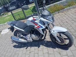 HONDA - CB 300R - 2015/2015 - Branca - R$ 17.900,00