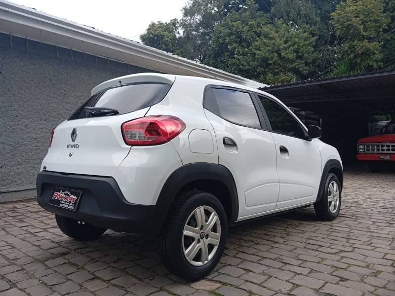 RENAULT - KWID - 2022/2022 - Branca - R$ 46.500,00