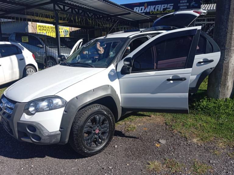 FIAT - PALIO - 2010/2010 - Branca - R$ 1,00