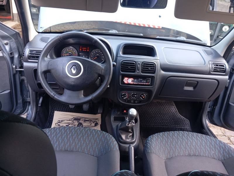 RENAULT - CLIO - 2016/2016 - Cinza - R$ 37.900,00