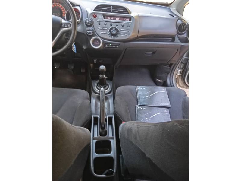 HONDA - FIT - 2010/2010 - Dourada - R$ 46.900,00