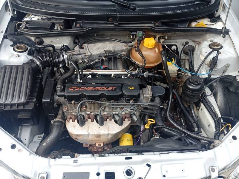 CHEVROLET - CORSA - 2002/2002 - Prata - R$ 19.900,00