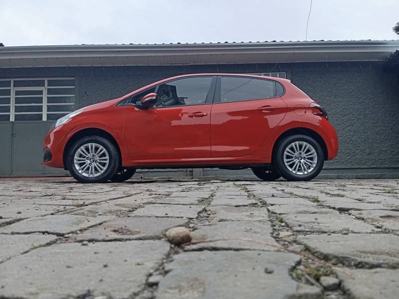 PEUGEOT - 208 - 2018/2018 - Vermelha - R$ 45.900,00