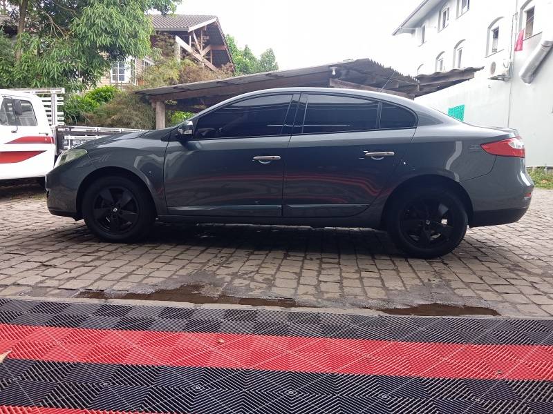 RENAULT - FLUENCE - 2013/2013 - Cinza - R$ 41.500,00