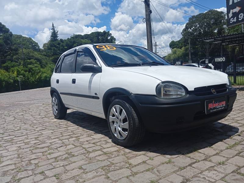 CHEVROLET - CORSA - 1996/1996 - Branca - R$ 18.900,00
