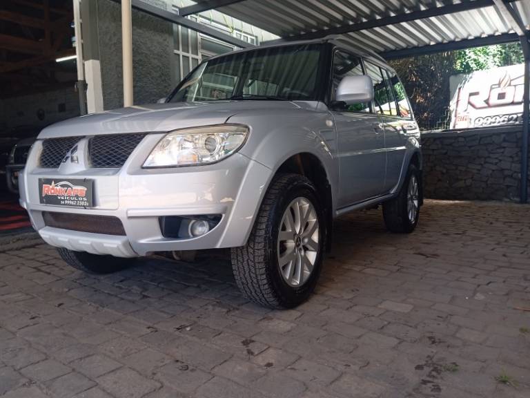 MITSUBISHI - PAJERO TR4 - 2010/2010 - Prata - R$ 59.900,00