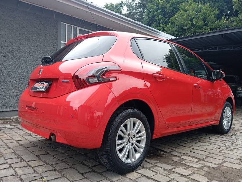 PEUGEOT - 208 - 2018/2018 - Vermelha - R$ 45.900,00